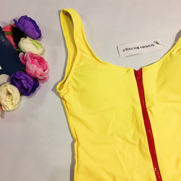 Beautiful yellow one piece swimsuit front zipper - Picture 3 of 4